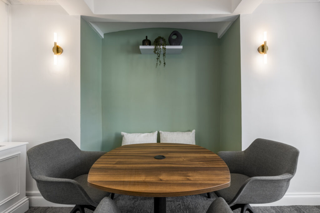 Lume-Eden-Rock-Office-Curator-SMALL-5 (1)